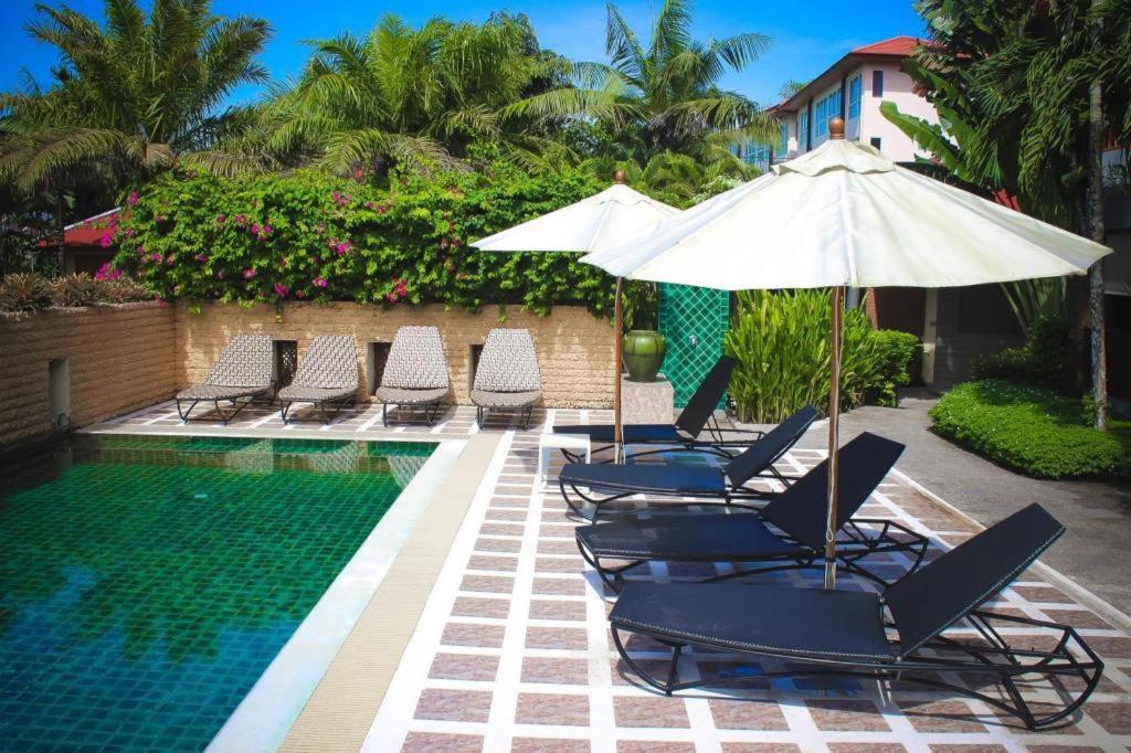 Royal Lee Resort And Spa Nai Yang-stranden Eksteriør billede