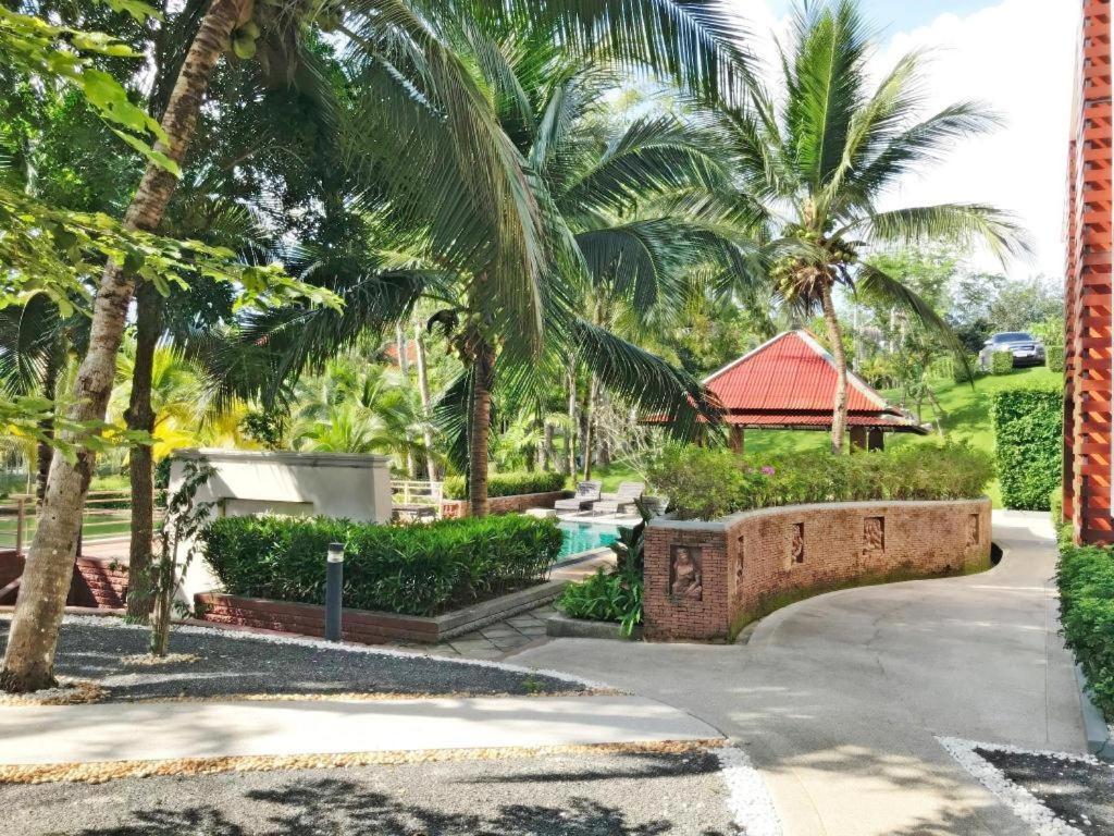 Royal Lee Resort And Spa Nai Yang-stranden Eksteriør billede