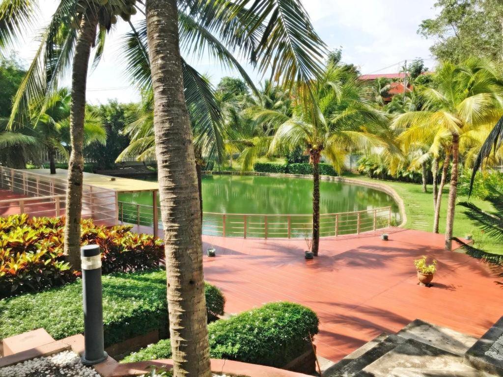 Royal Lee Resort And Spa Nai Yang-stranden Eksteriør billede