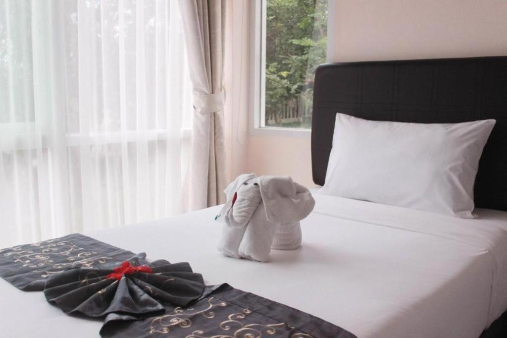 Royal Lee Resort And Spa Nai Yang-stranden Eksteriør billede