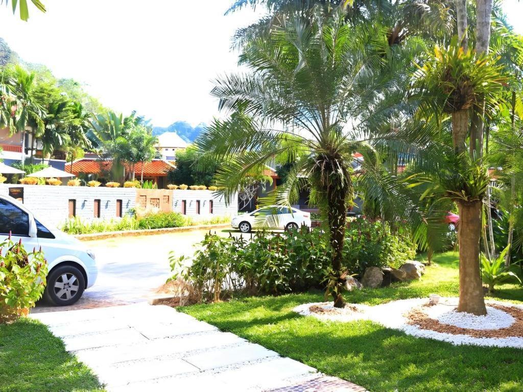 Royal Lee Resort And Spa Nai Yang-stranden Eksteriør billede