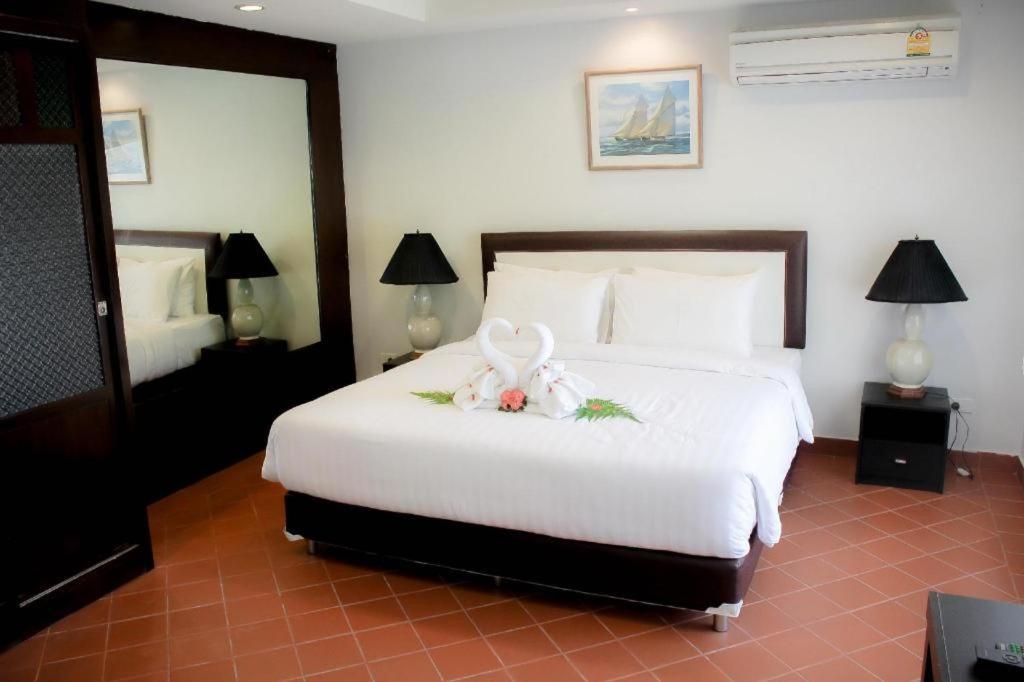Royal Lee Resort And Spa Nai Yang-stranden Eksteriør billede