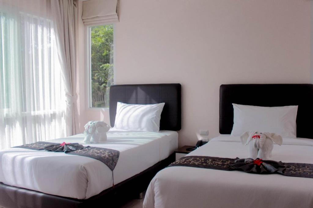 Royal Lee Resort And Spa Nai Yang-stranden Eksteriør billede